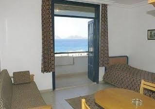 Violin Apartments ทูร์กุทริส ภายนอก รูปภาพ